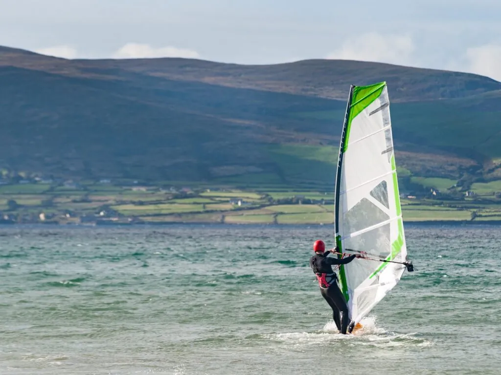 Du windsurf en Irlande - © Gabriel Cassan