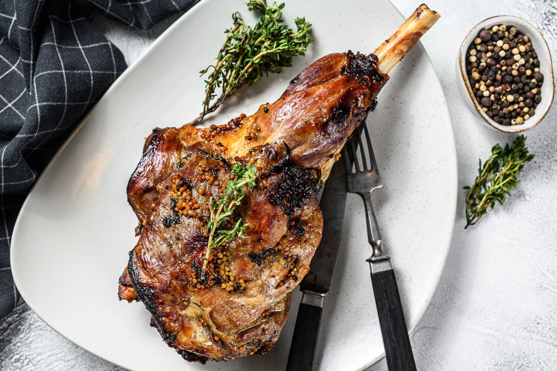 Un Roast leg of Lamb - vladimir-mironov - Canva Pro