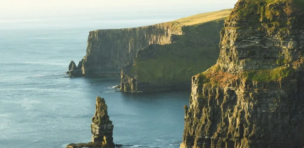Road trip en Irlande : le confort d&rsquo;un véhicule Ford pour votre voyage