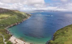 Vue aérienne de Keem Bay sur Achill Island - © Big Style Media - Fáilte Ireland
