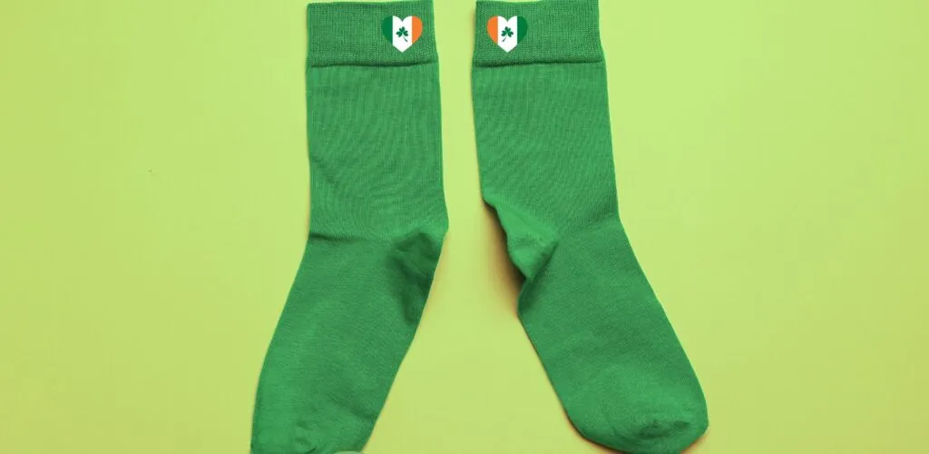 Nouvelle loi en Irlande : les chaussettes vertes obligatoires les jours de pluie !