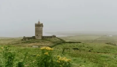 Doonagore castle - Photo de Aldo De La Paz sur Unsplash