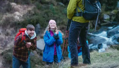 Des étudiants en randonnée en Irlande du Nord - @FinnRichards - Courtesy of Tourism Northern Ireland