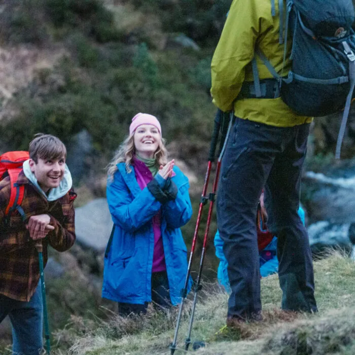 Des étudiants en randonnée en Irlande du Nord - @FinnRichards - Courtesy of Tourism Northern Ireland