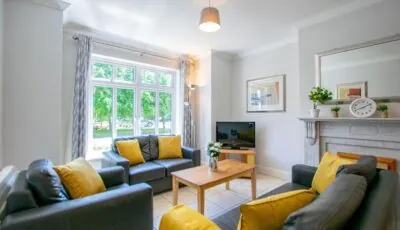 105 – Lovely Townhouse By Shortstays