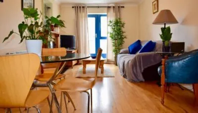 2 Bedroom Apartment Beside Merrion Square