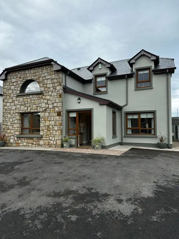 54 Stracomer Hill Bundoran