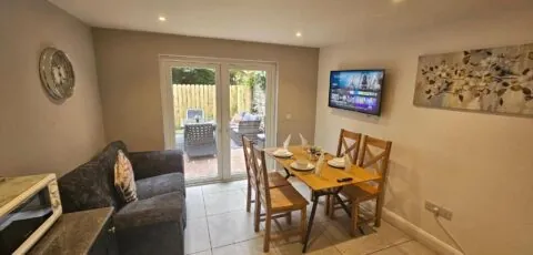7 Eyre Square Lane