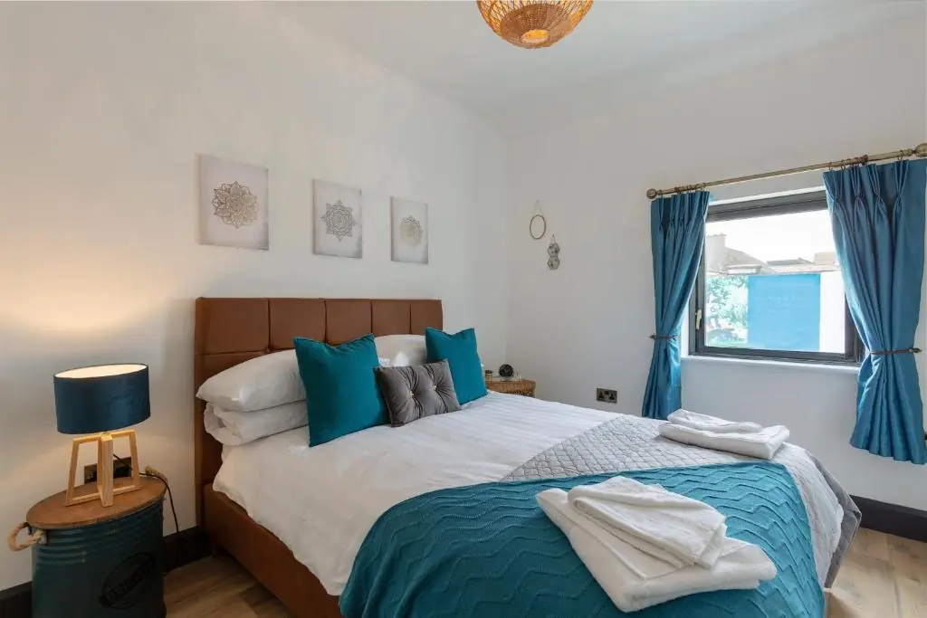 Accommodation @ 32
