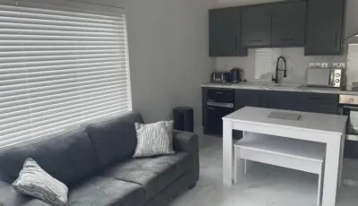 Apt 3, Lisvarna House