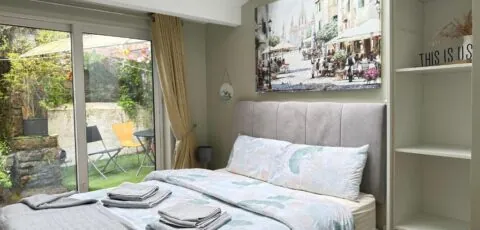 Centre of Killaloe Village Lovely Apartment