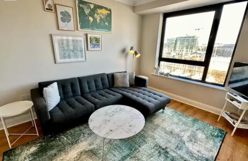 City Centre Dockside Apartment - 2 Bed