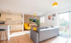 City Centre Escape with LARGE Terrace, Sleeps 7
