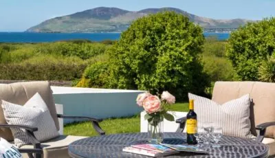 Cosy two bedroom cottage in Waterville with sea views