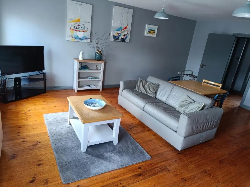 Dingle Town Center Apartment