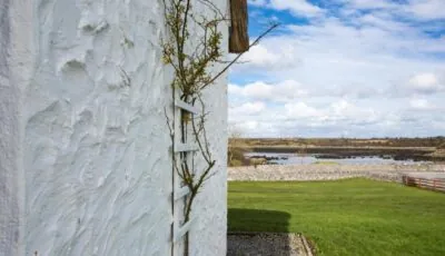 Dunguaire Thatched Cottages