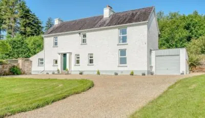 Eala House