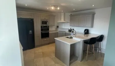 Fabulous and Sunny 2 bed Apartment, in City Centre