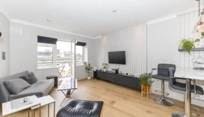 Ha&rsquo;penny bridge apartment