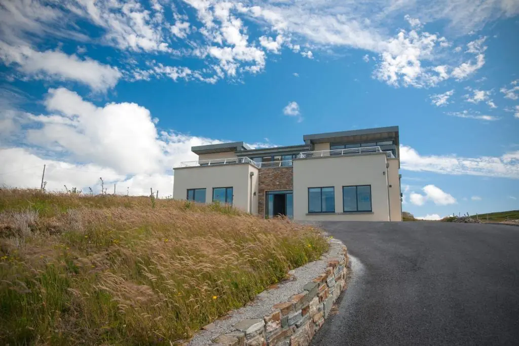 Property 260 - Moyard
