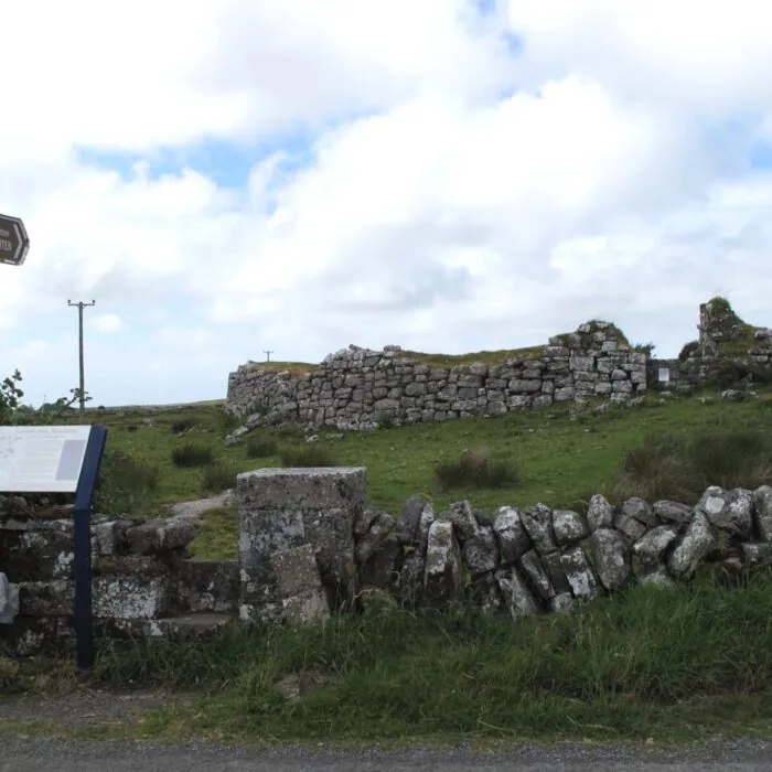 Cahermacnaghten Stone Fort, ancien fort de pierre des O’Davoren dans le Burren