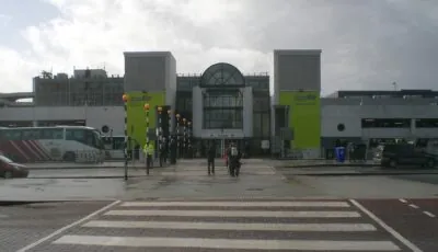 Façade vitrée de l’entrée de l’aéroport de Dublin