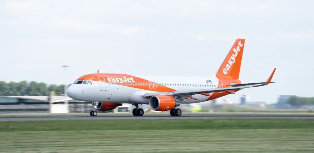 easyJet annonce le Wi-Fi à bord : ce qui est prévu pour vos vols vers Belfast