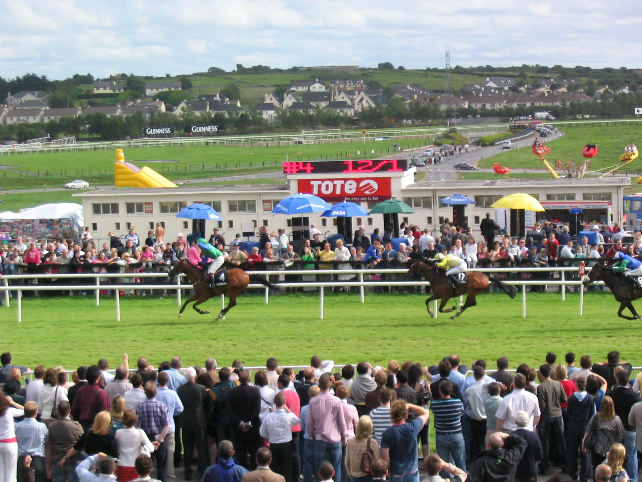 Le Galway Races Summer Festival