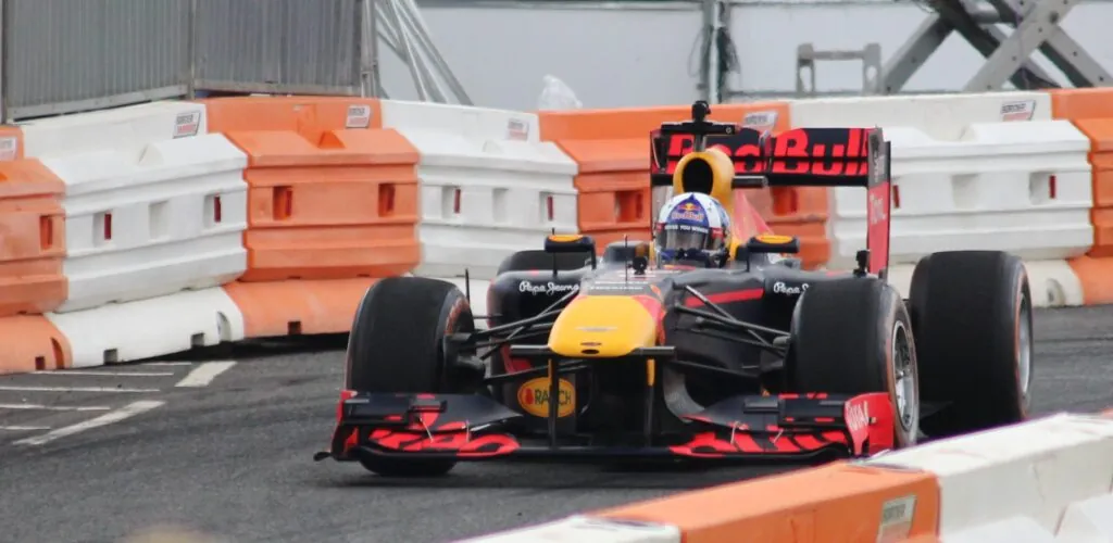 Une Formule 1 dans les rues de Cork : la RB7 arrive pour une soirée hors du commun